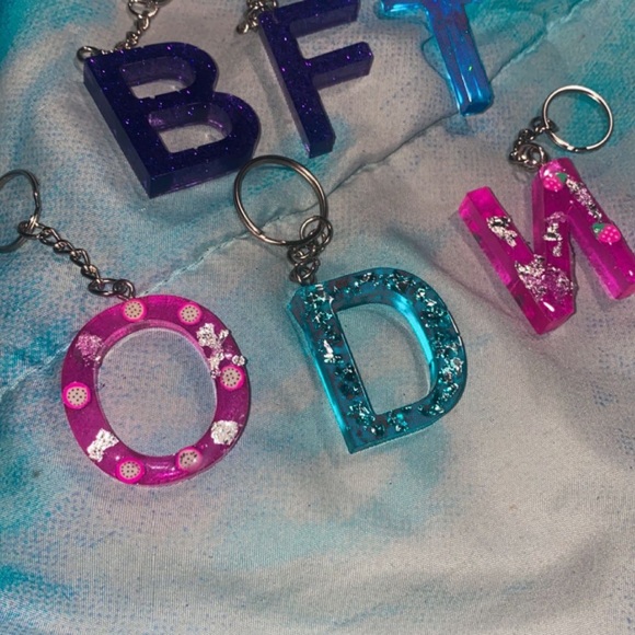 Customized keychain letters i can also do different colors if you are interested - Picture 8 of 12